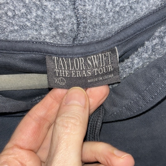 Taylor Swift EUC The Eras Tour 2023 Hoodie Sweatshirt Size XL in Washed Blue - Picture 7 of 8